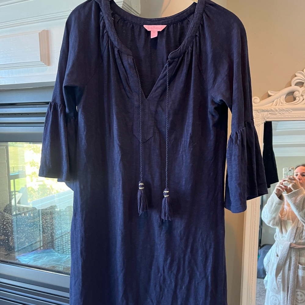 Navy T-shirt dress.